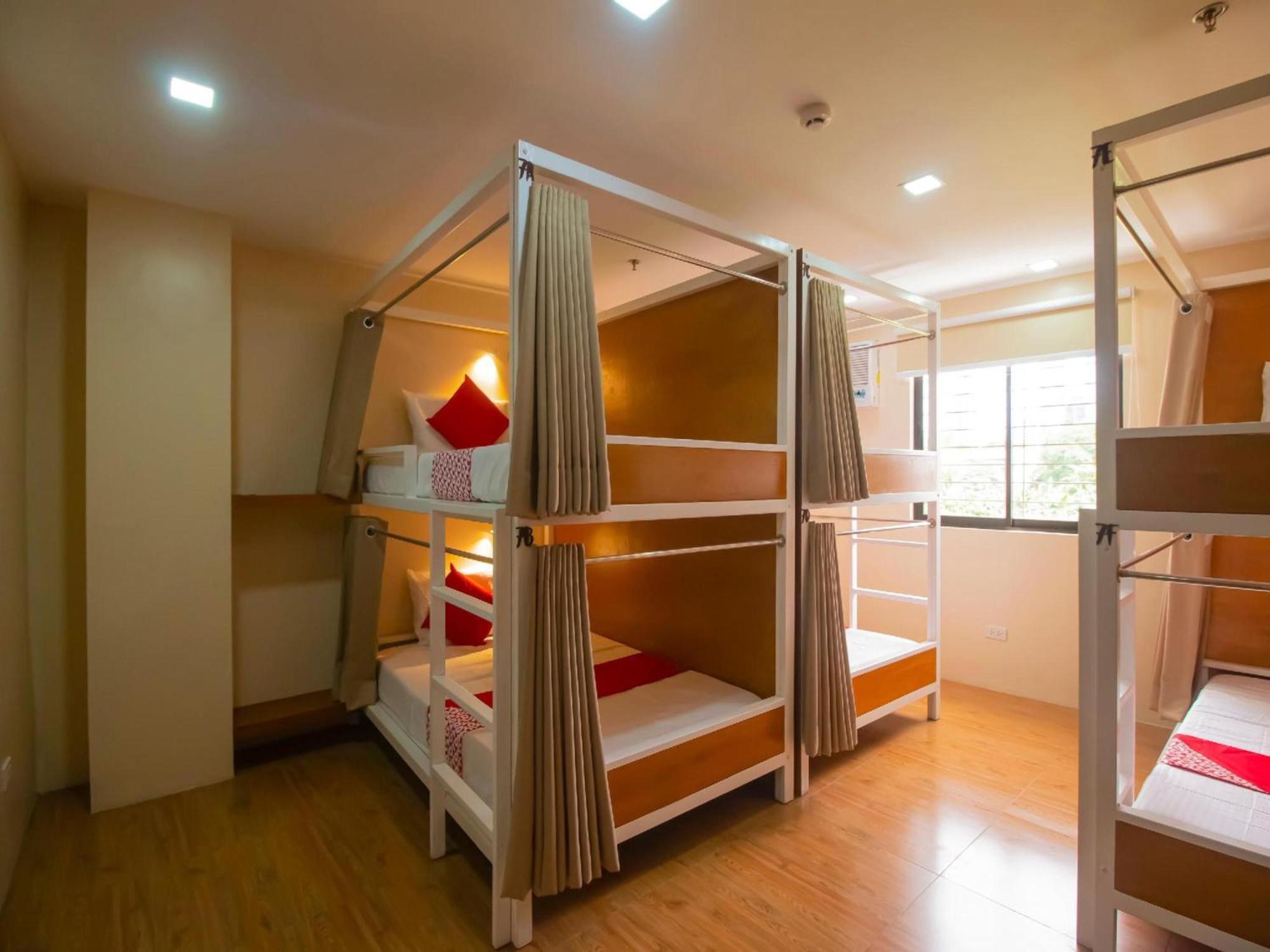 Super Oyo 832 The Teepee Place Hostel & Residence Inn Cebu Exteriör bild