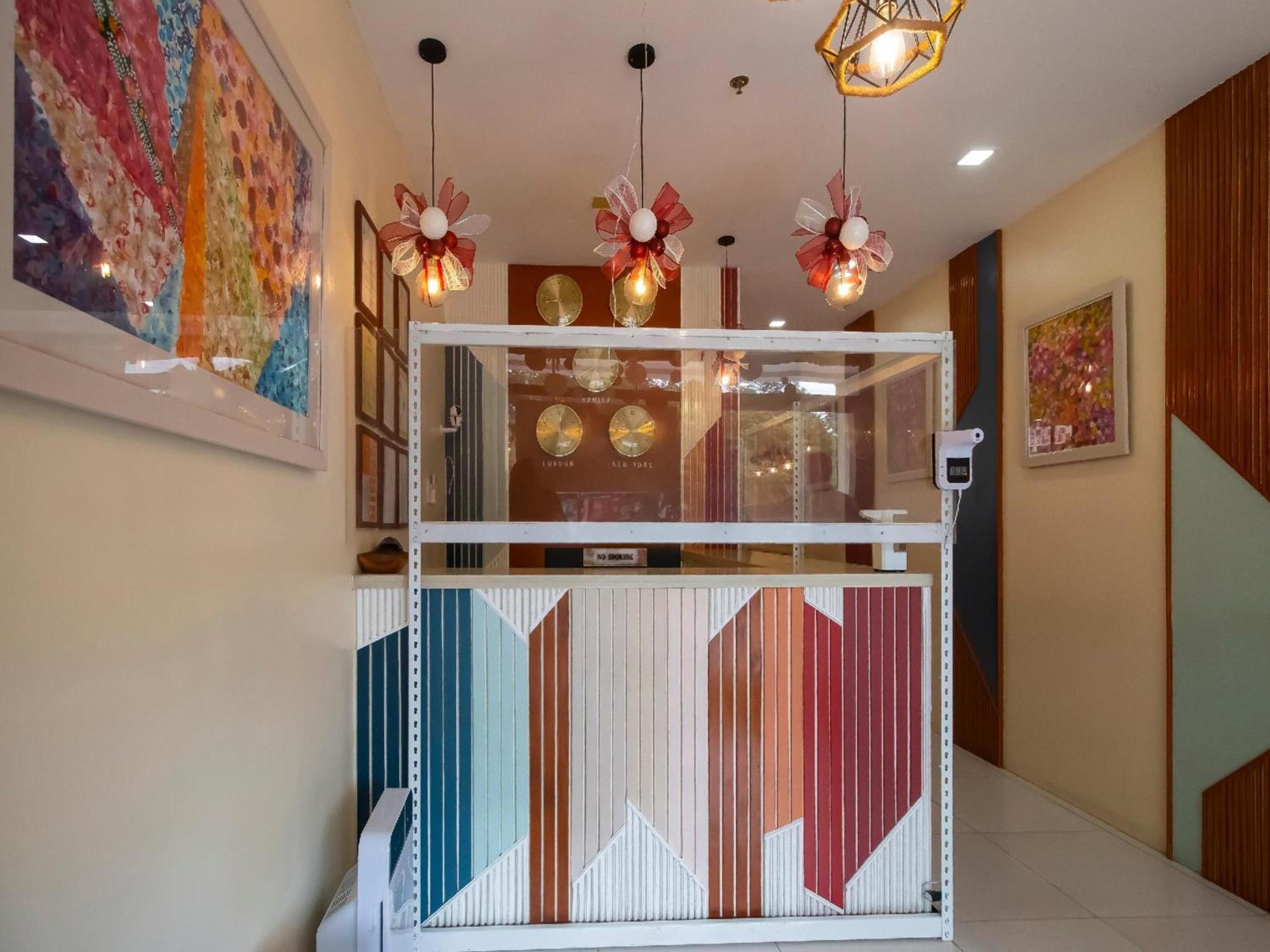 Super Oyo 832 The Teepee Place Hostel & Residence Inn Cebu Exteriör bild